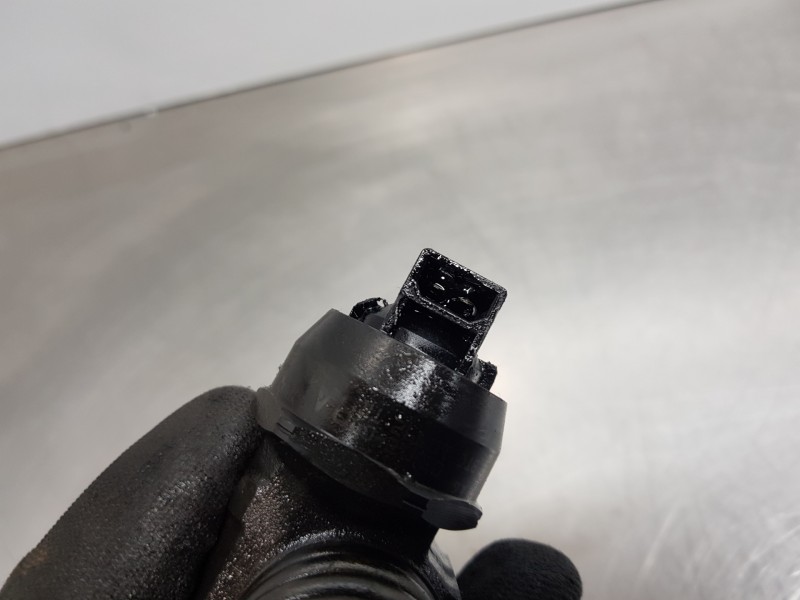 Recambio de inyector para volkswagen golf v berlina (1k1) highline referencia OEM IAM 0414720215  