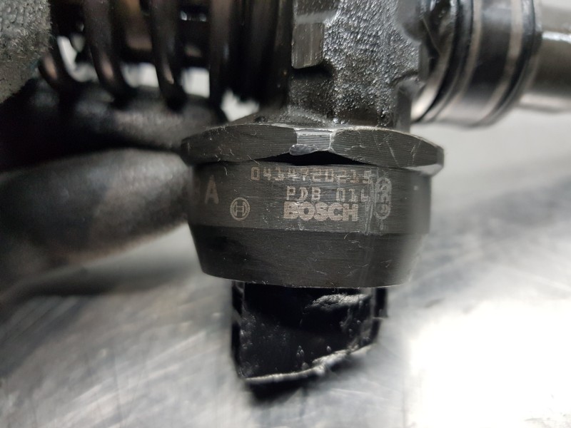 Recambio de inyector para volkswagen golf v berlina (1k1) highline referencia OEM IAM 0414720215  