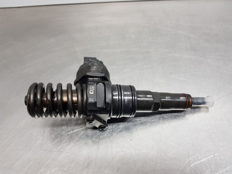 Recambio de inyector para volkswagen golf v berlina (1k1) highline referencia OEM IAM 0414720215  