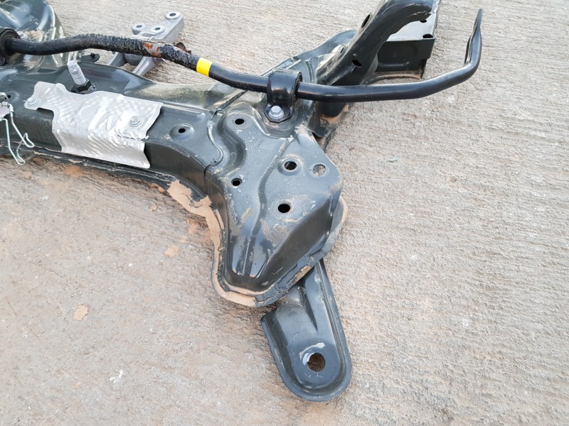 Recambio de puente delantero para toyota yaris hybrid referencia OEM IAM 51201K0020  