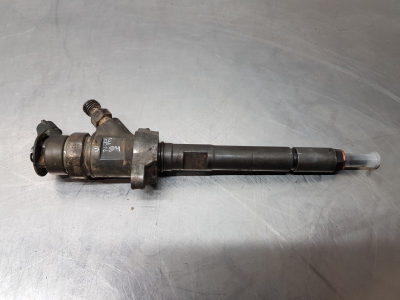 Recambio de inyector para peugeot 308 confort referencia OEM IAM 0445110311  