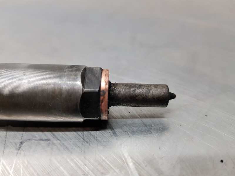 Recambio de inyector para peugeot 308 confort referencia OEM IAM 0445110311  