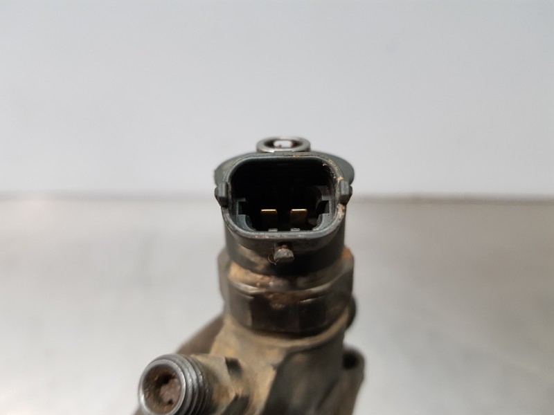 Recambio de inyector para peugeot 308 confort referencia OEM IAM 0445110311  