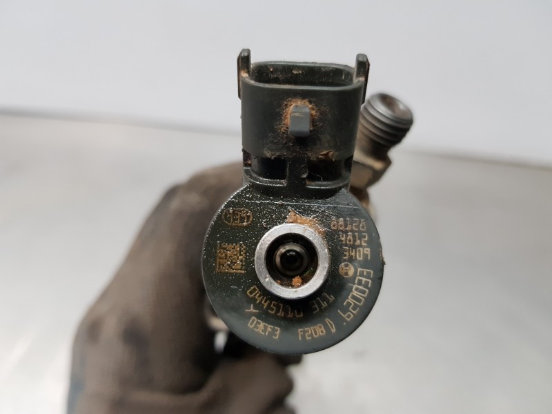 Recambio de inyector para peugeot 308 confort referencia OEM IAM 0445110311  