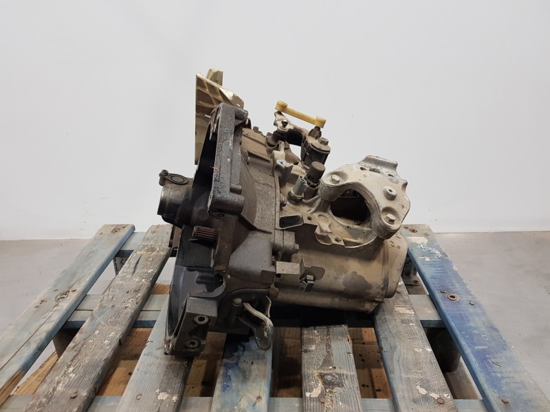 Recambio de caja cambios para peugeot 207 urban referencia OEM IAM 20CQ65  