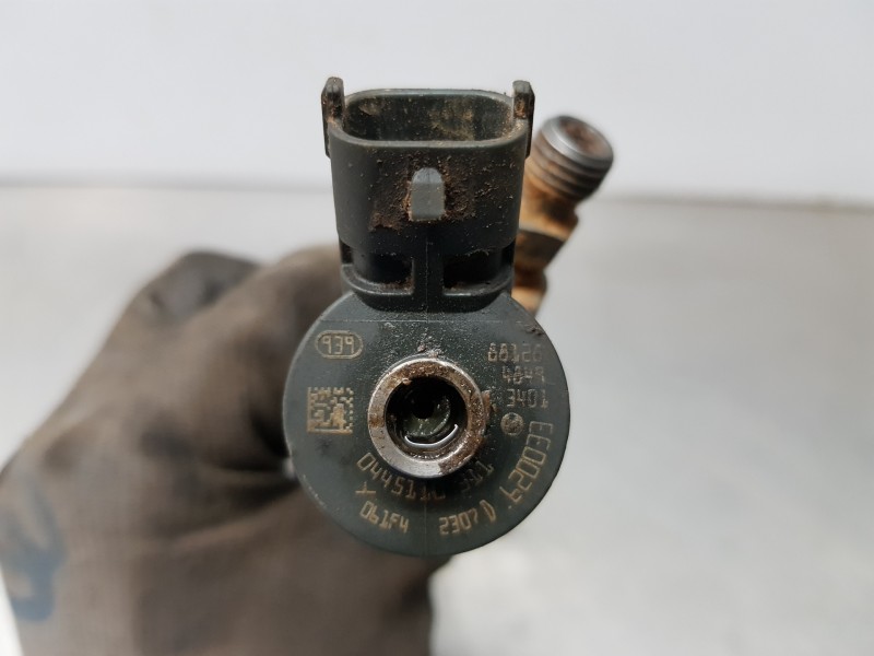 Recambio de inyector para peugeot 308 confort referencia OEM IAM 0445110311  