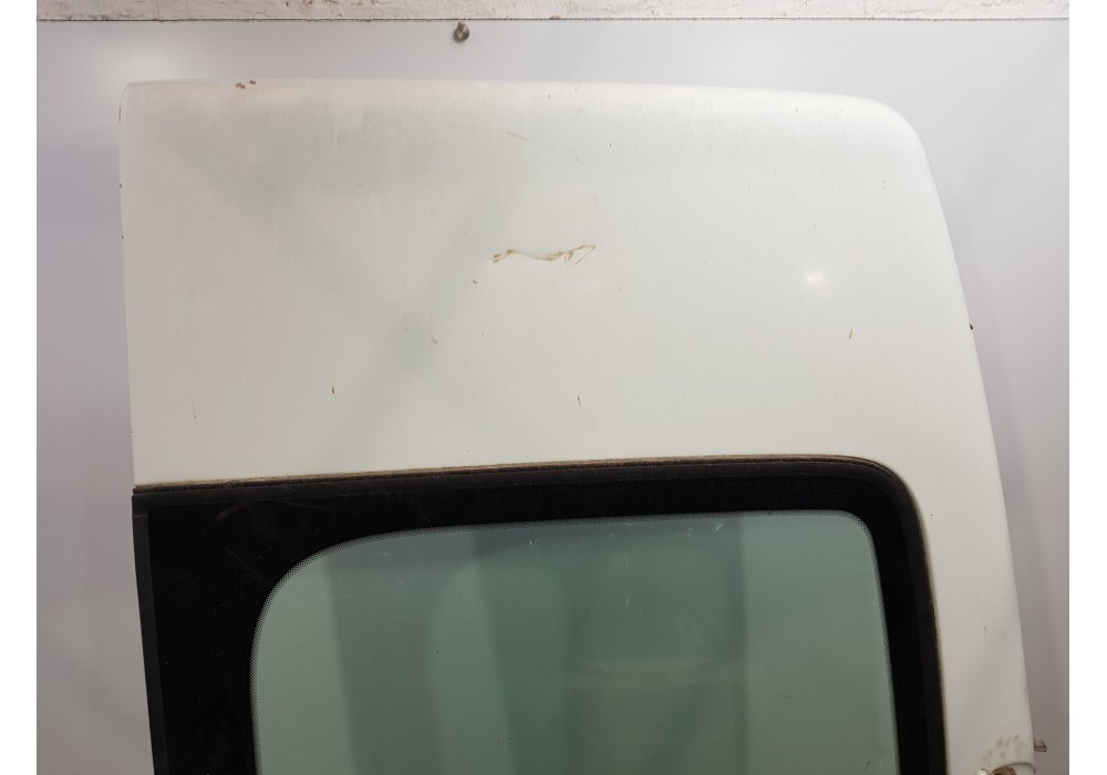 Recambio de porton trasero derecho para renault master ii phase 2 caja cerrada furgón referencia OEM IAM 7751477916  