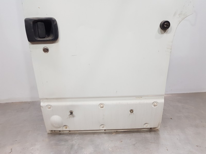Recambio de porton trasero derecho para renault master ii phase 2 caja cerrada furgón referencia OEM IAM 7751477916  