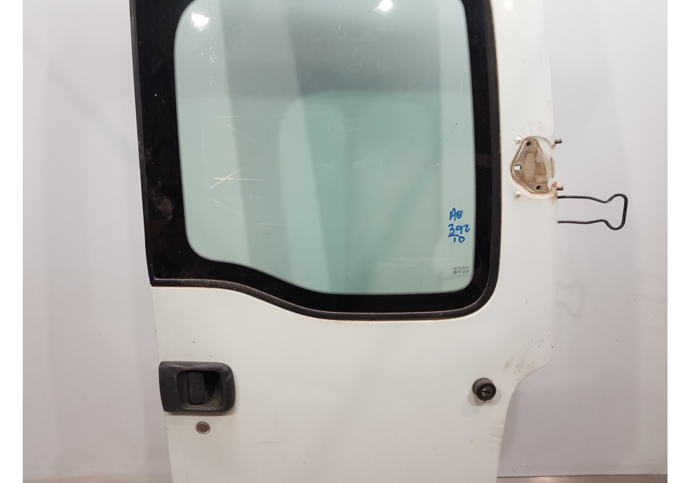 Recambio de porton trasero derecho para renault master ii phase 2 caja cerrada furgón referencia OEM IAM 7751477916  