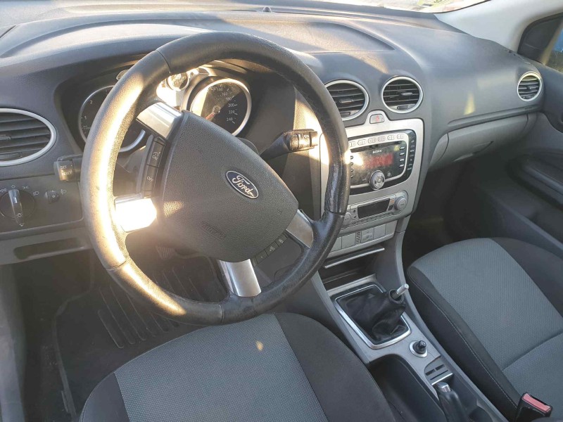 ford focus berlina (cap) del año 2008
