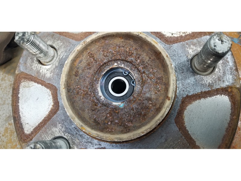 Recambio de mangueta delantera izquierda para ssangyong kyron 200 xdi limited referencia OEM IAM 4121109004  