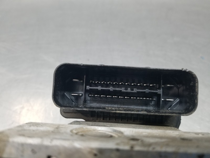 Recambio de abs para ford fiesta (cb1) active referencia OEM IAM 1550294 8V512M110AD 