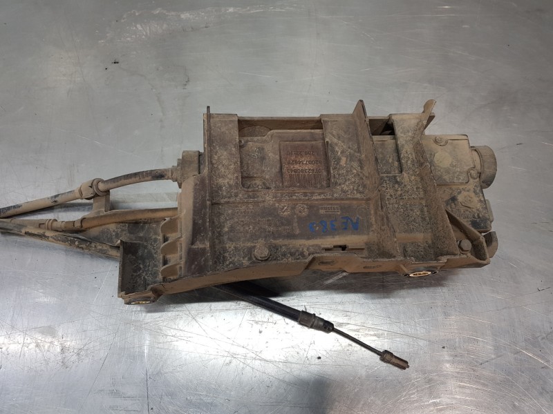 Recambio de freno de mano electrico para renault scenic ii adventure referencia OEM IAM 8200734627  