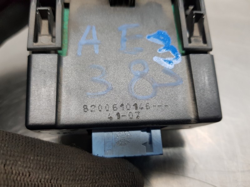 Recambio de freno de mano electrico para renault scenic ii adventure referencia OEM IAM 8200610146  