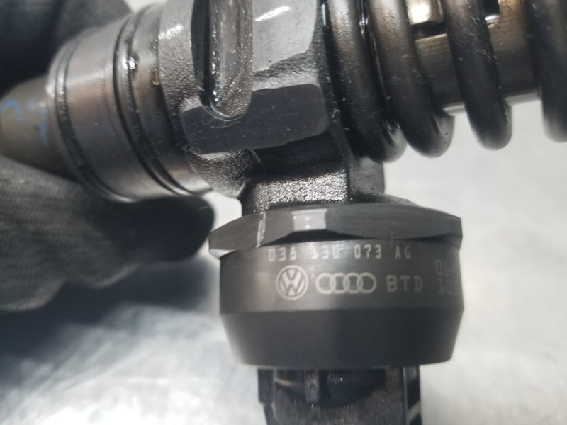 Recambio de inyector para audi a3 sportback (8p) attraction referencia OEM IAM 0414720215  