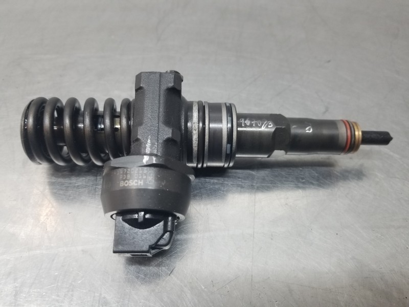 Recambio de inyector para audi a3 sportback (8p) attraction referencia OEM IAM 0414720215  