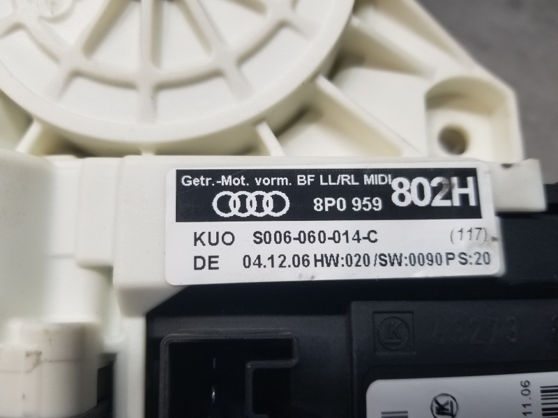 Recambio de motor elevalunas delantero derecho para audi a3 sportback (8p) attraction referencia OEM IAM 8P0959802H  