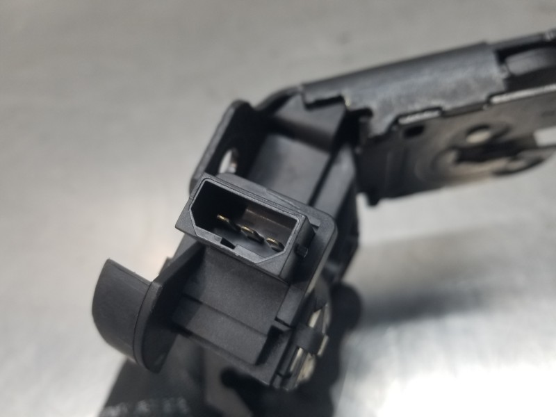 Recambio de cerradura maletero / porton para audi a3 sportback (8p) attraction referencia OEM IAM 8P4827505C  