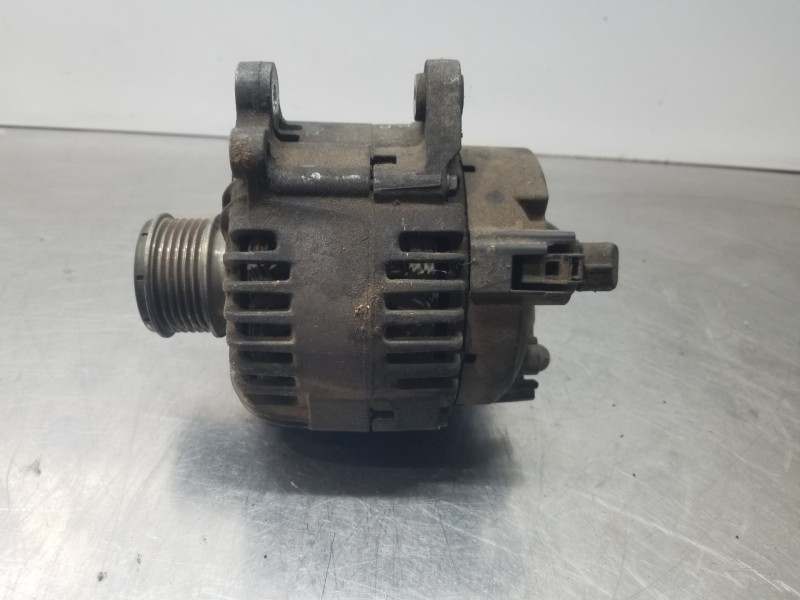 Recambio de alternador para audi a3 sportback (8p) attraction referencia OEM IAM 06F903023C  