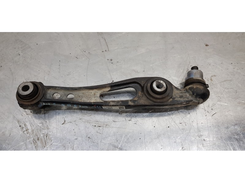 Recambio de brazo suspension inferior delantero derecho para land rover range rover vogue referencia OEM IAM LR034217  