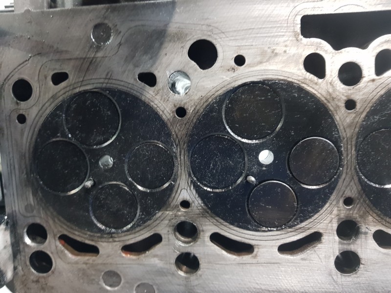 Recambio de culata para volkswagen passat berlina (3c2) elegance referencia OEM IAM 03G103351B  