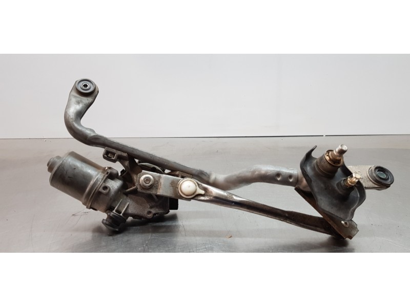 Recambio de motor limpia delantero para toyota yaris hybrid active referencia OEM IAM 851100D191  