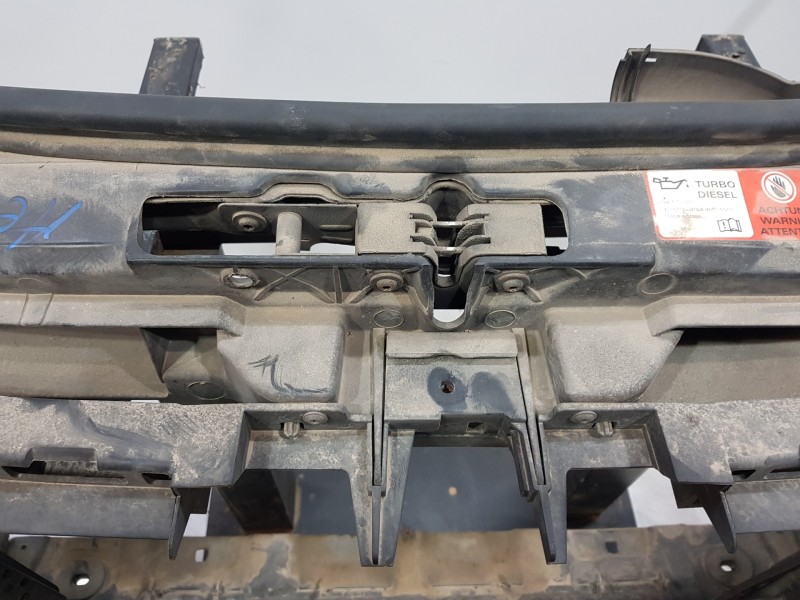 Recambio de panel frontal para audi a3 sportback (8p) attraction referencia OEM IAM 8P0805588A  