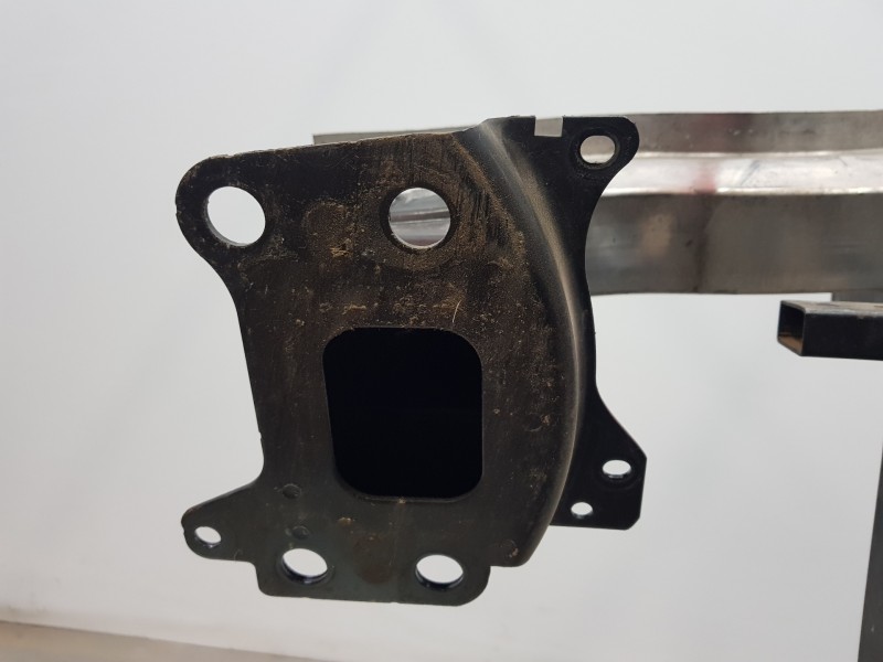 Recambio de refuerzo paragolpes delantero para audi a3 sportback (8p) attraction referencia OEM IAM 8P0807113  