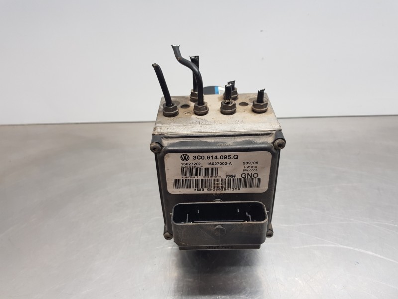 Recambio de abs para volkswagen passat berlina (3c2) elegance referencia OEM IAM 3C0614109A  