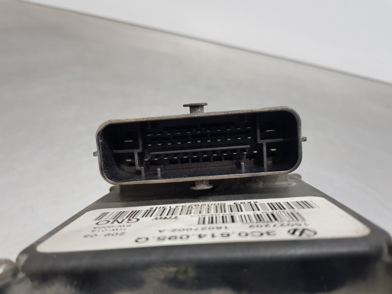 Recambio de abs para volkswagen passat berlina (3c2) elegance referencia OEM IAM 3C0614109A  