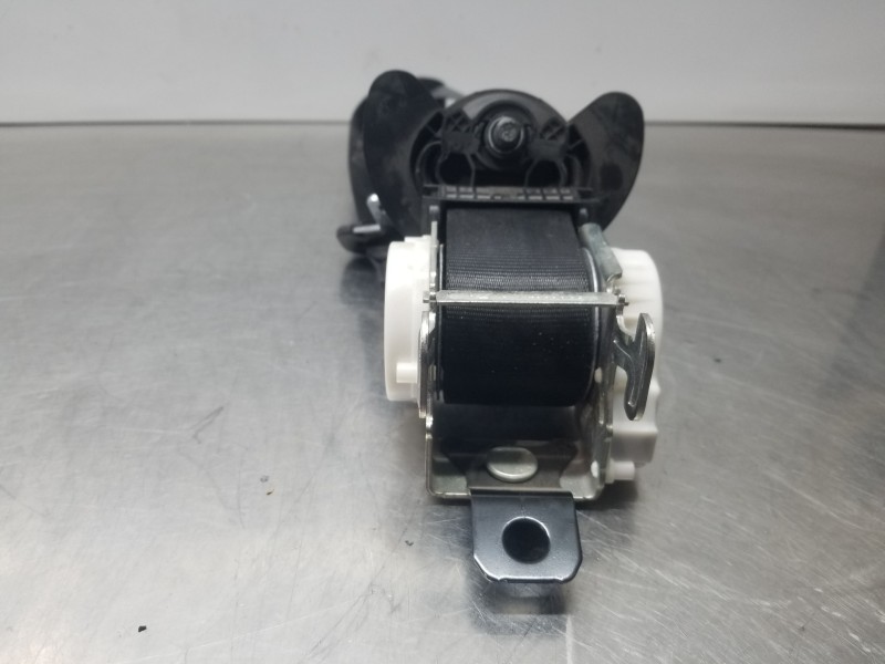 Recambio de cinturon seguridad trasero central para peugeot 5008 active referencia OEM IAM 98094929XX  