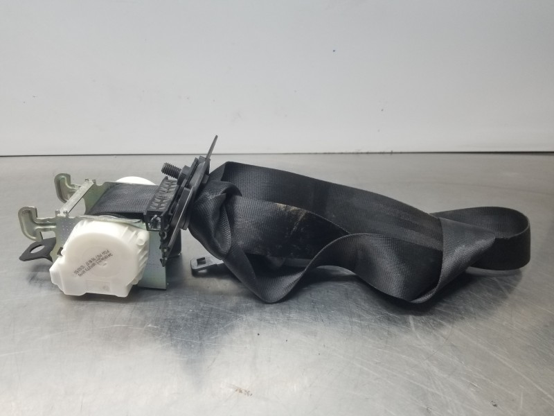 Recambio de cinturon seguridad trasero central para peugeot 5008 active referencia OEM IAM 98094929XX  