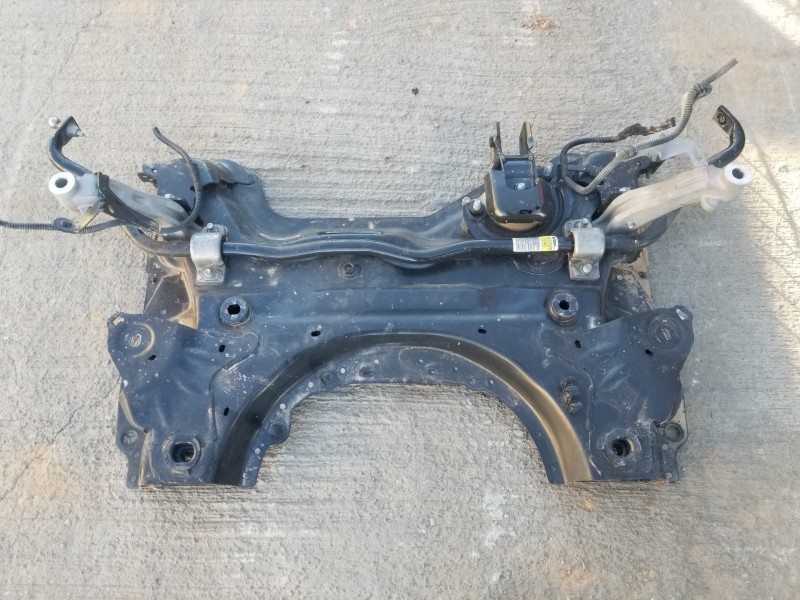 Recambio de puente delantero para citroen ds 7 crossback referencia OEM IAM 9808812280  