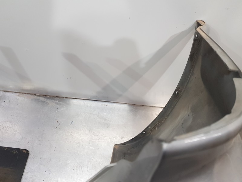 Recambio de paragolpes trasero para chrysler voyager (rg) lx referencia OEM IAM 5018631AA  