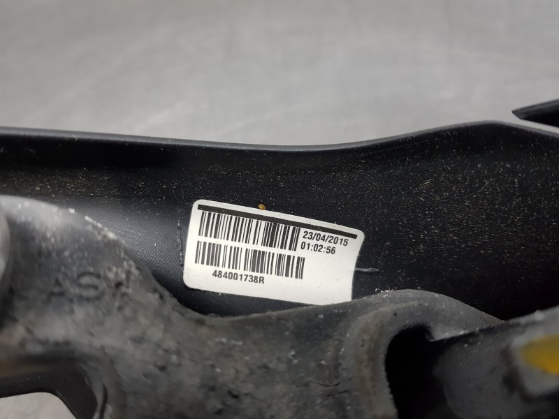 Recambio de volante para renault clio iv life referencia OEM IAM 484001738R  