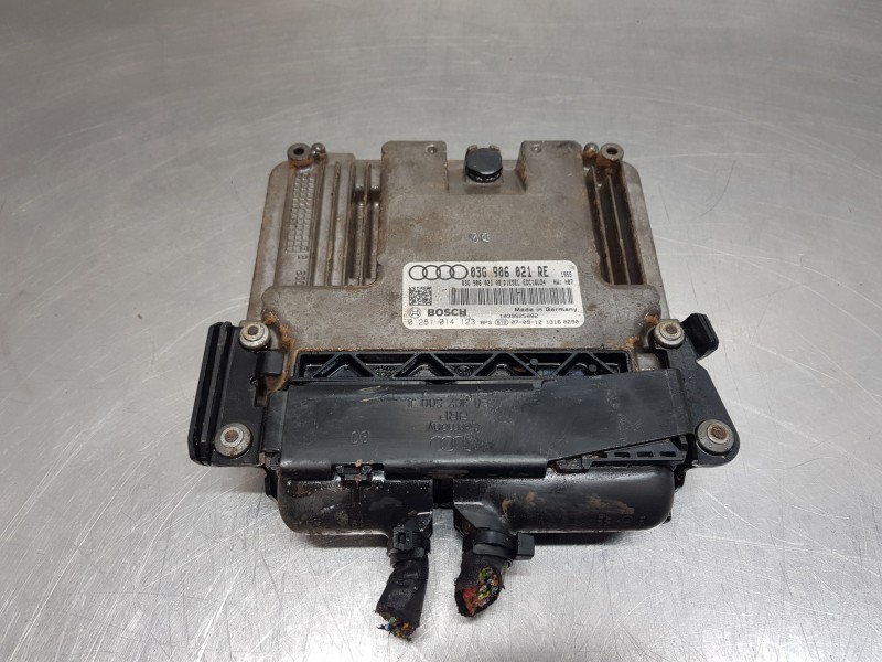 Recambio de centralita motor uce para audi a3 (8p) attraction referencia OEM IAM 03G906021RE  