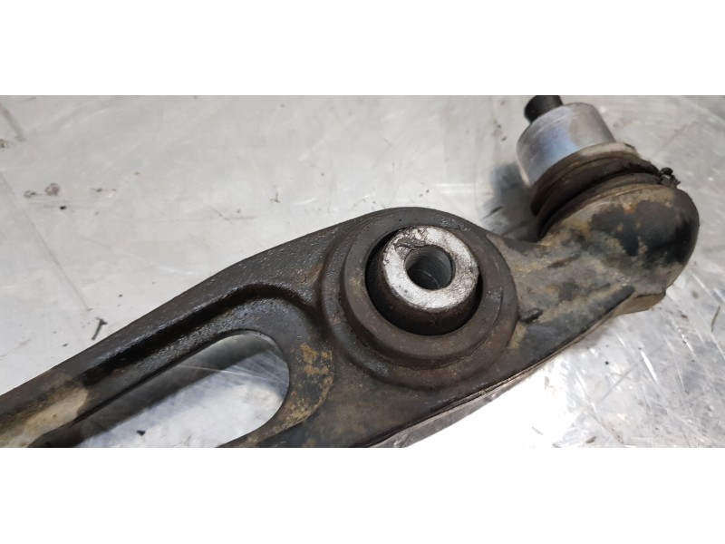 Recambio de brazo suspension inferior delantero derecho para land rover range rover vogue referencia OEM IAM LR034217  