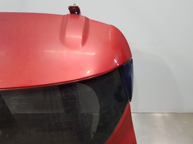 Recambio de porton trasero para renault clio iv life referencia OEM IAM 901008956R  