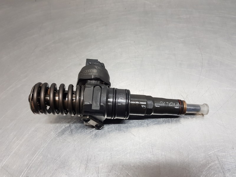 Recambio de inyector para audi a3 (8p) attraction referencia OEM IAM 0414720313  