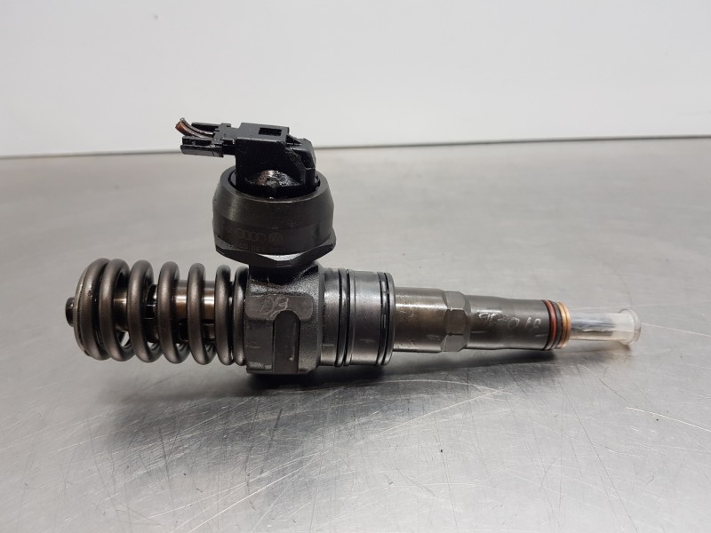 Recambio de inyector para audi a3 (8p) attraction referencia OEM IAM 0414720313  