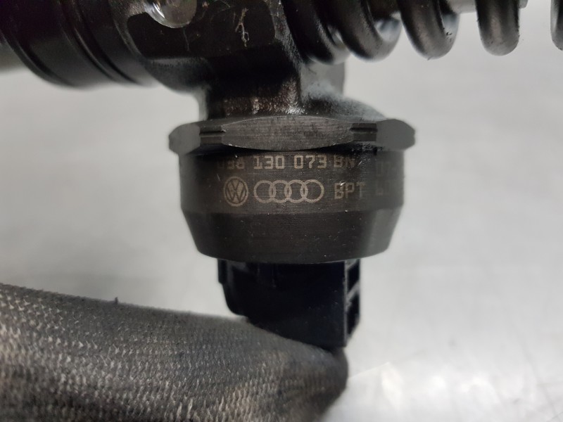 Recambio de inyector para audi a3 (8p) attraction referencia OEM IAM 0414720313  