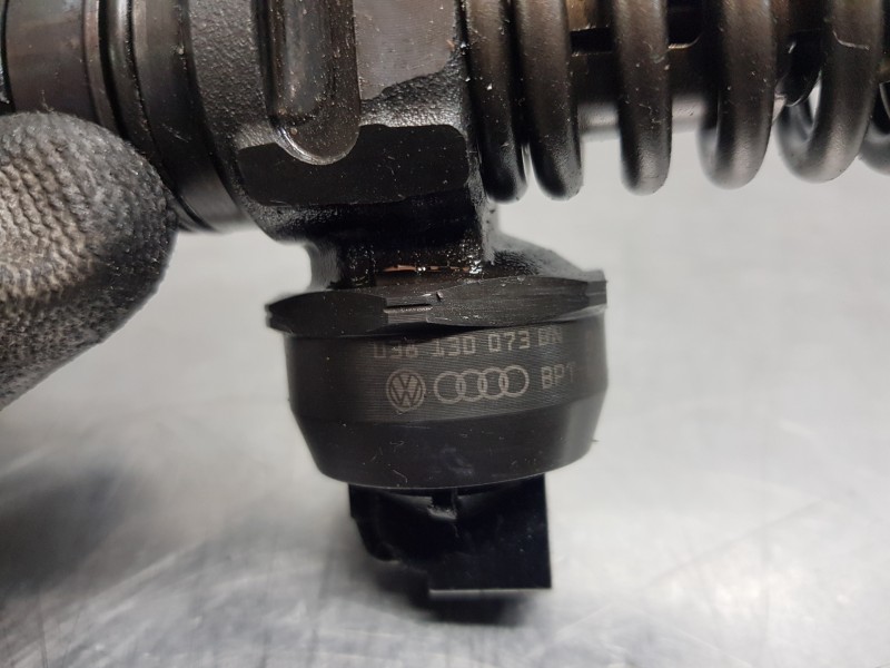 Recambio de inyector para audi a3 (8p) attraction referencia OEM IAM 0414720313  