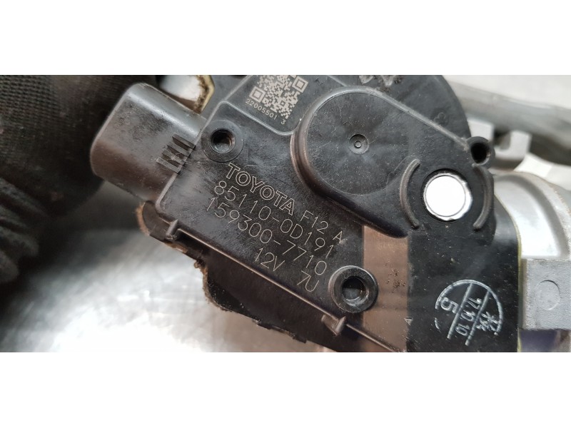 Recambio de motor limpia delantero para toyota yaris hybrid active referencia OEM IAM 851100D191  