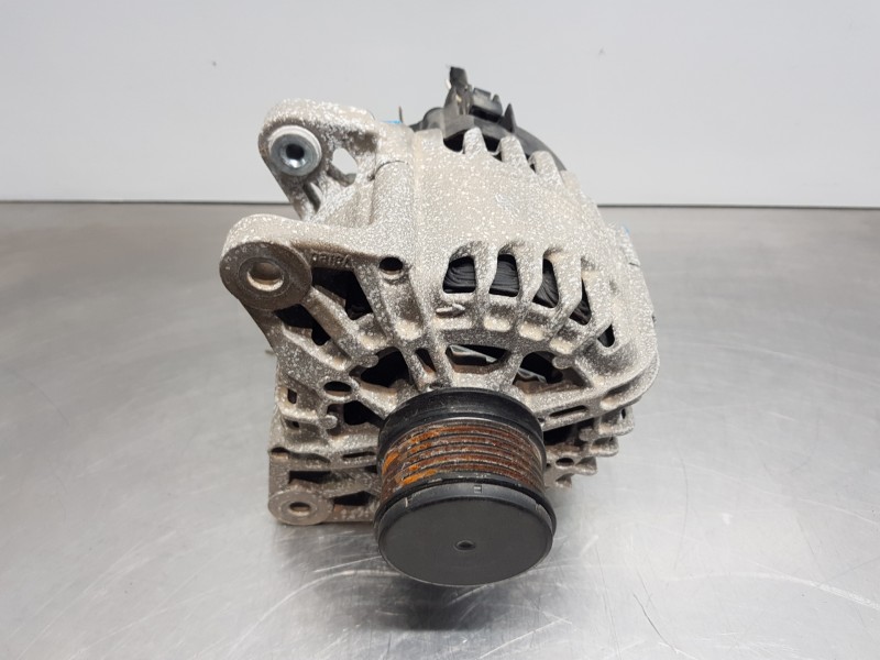 Recambio de alternador para renault clio iv life referencia OEM IAM 7701208249  