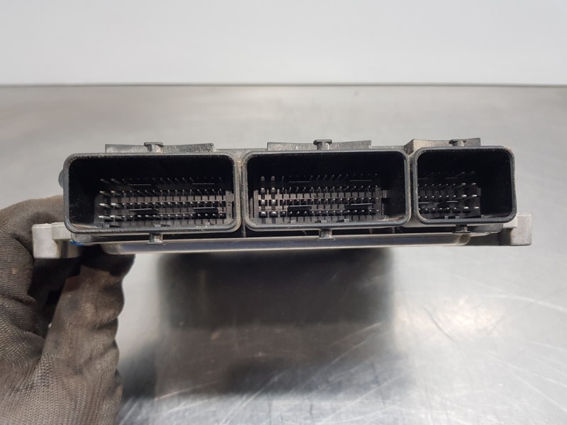 Recambio de centralita motor uce para renault clio iv life referencia OEM IAM 237104376R 0281030899 