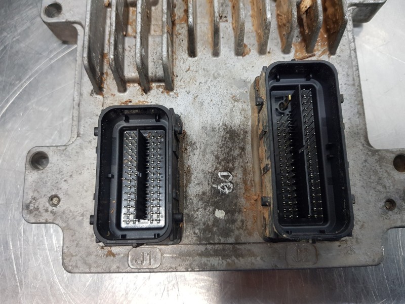 Recambio de centralita motor uce para opel corsa e design referencia OEM IAM 12679199 12679197 