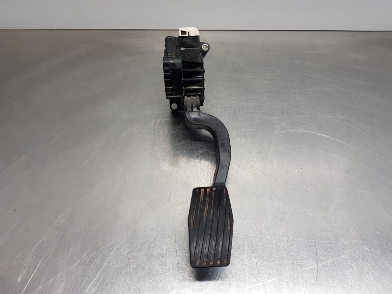 Recambio de pedal acelerador para opel corsa e design referencia OEM IAM 13305804  