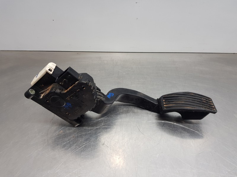 Recambio de pedal acelerador para opel corsa e design referencia OEM IAM 13305804  