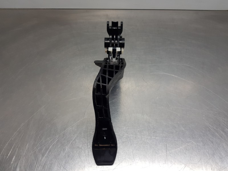 Recambio de pedal embrague para opel corsa e design referencia OEM IAM 560293  