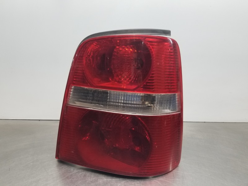 Recambio de piloto trasero derecho para volkswagen touran (1t1) comfortline referencia OEM IAM 1T0945096C  